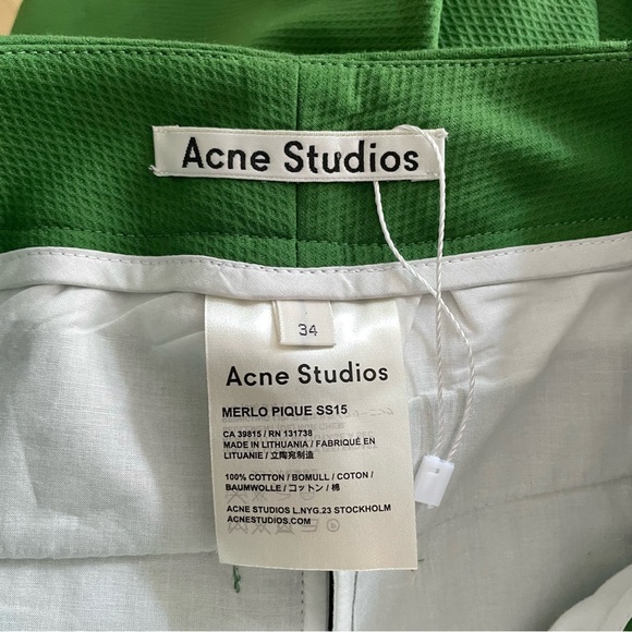 Acne Studios Green Merlo Pique Cotton High-Waisted Flared Shorts - Picture 4 of 4